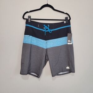 NWT Quicksilver Sunset Future U20 Boardshorts Size 31